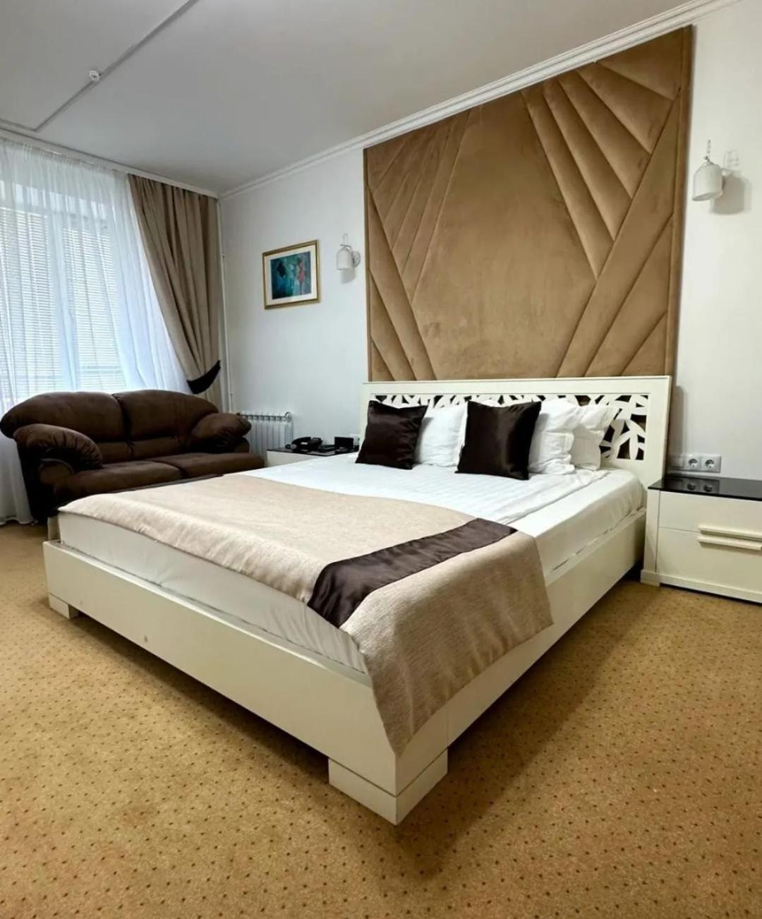 Kurmet Hotel أورالسك المظهر الخارجي الصورة
