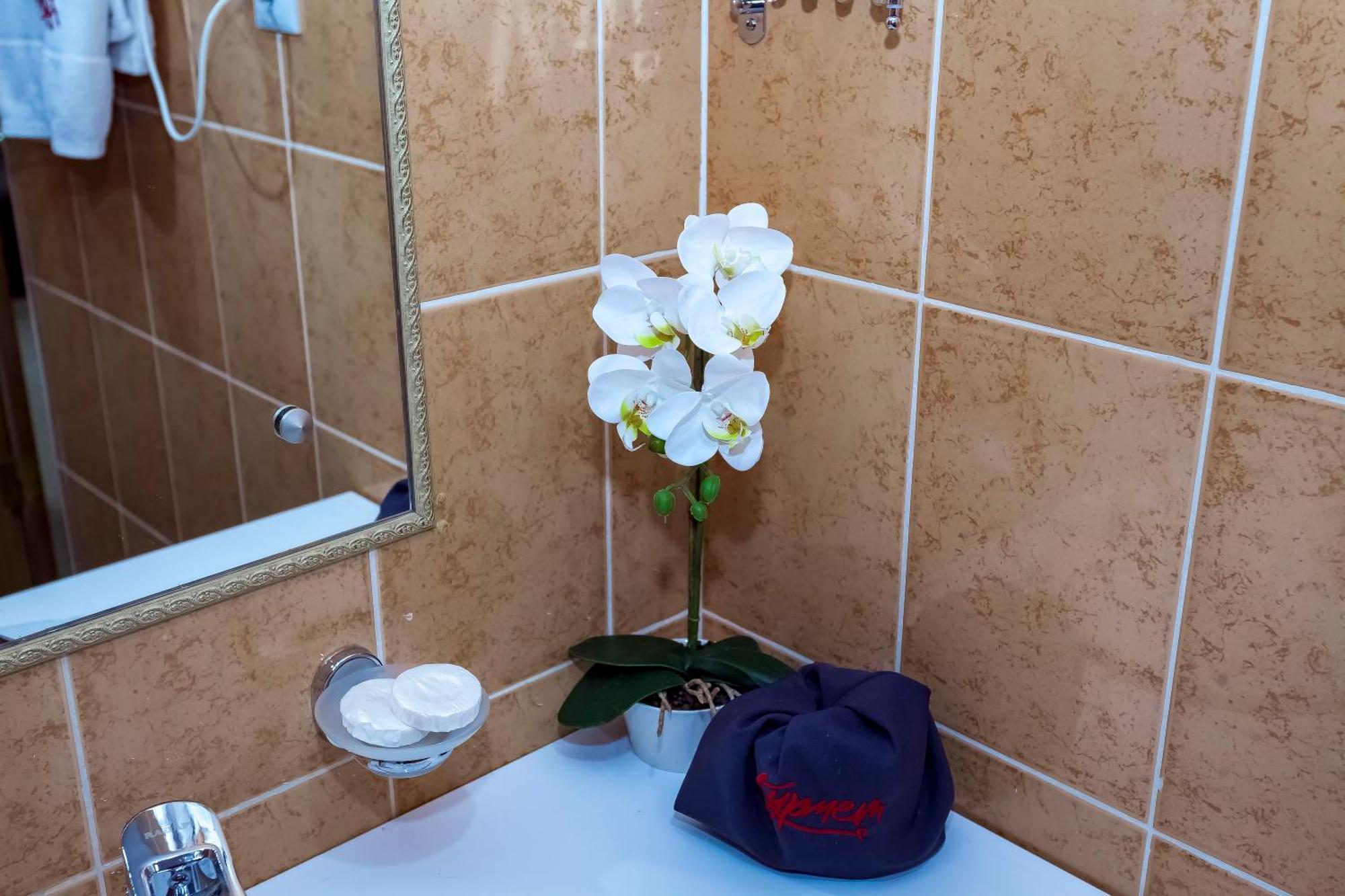 Kurmet Hotel أورالسك المظهر الخارجي الصورة