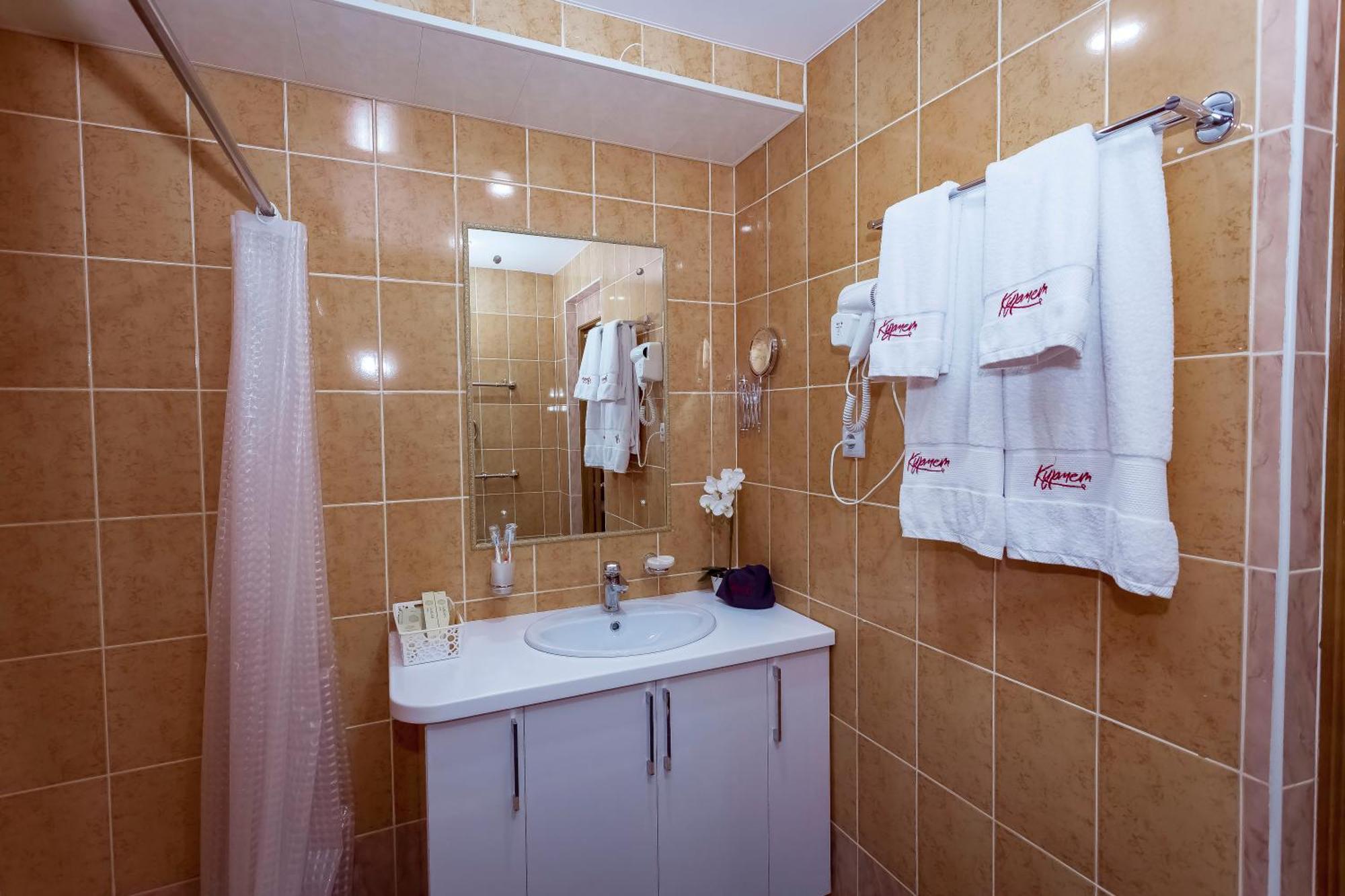 Kurmet Hotel أورالسك المظهر الخارجي الصورة