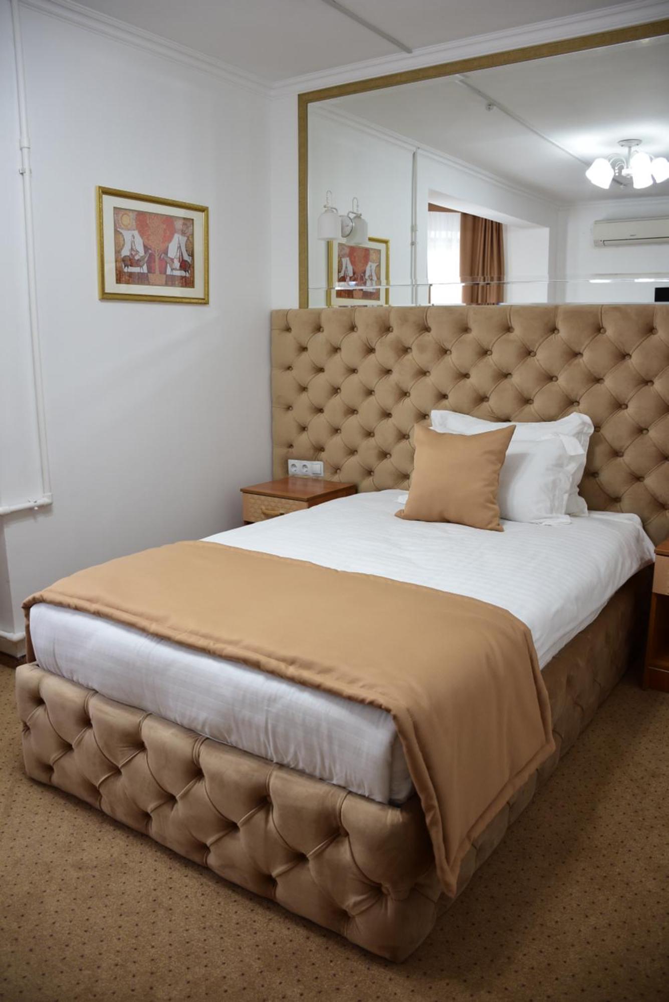 Kurmet Hotel أورالسك المظهر الخارجي الصورة