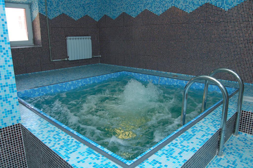 Kurmet Hotel أورالسك المظهر الخارجي الصورة